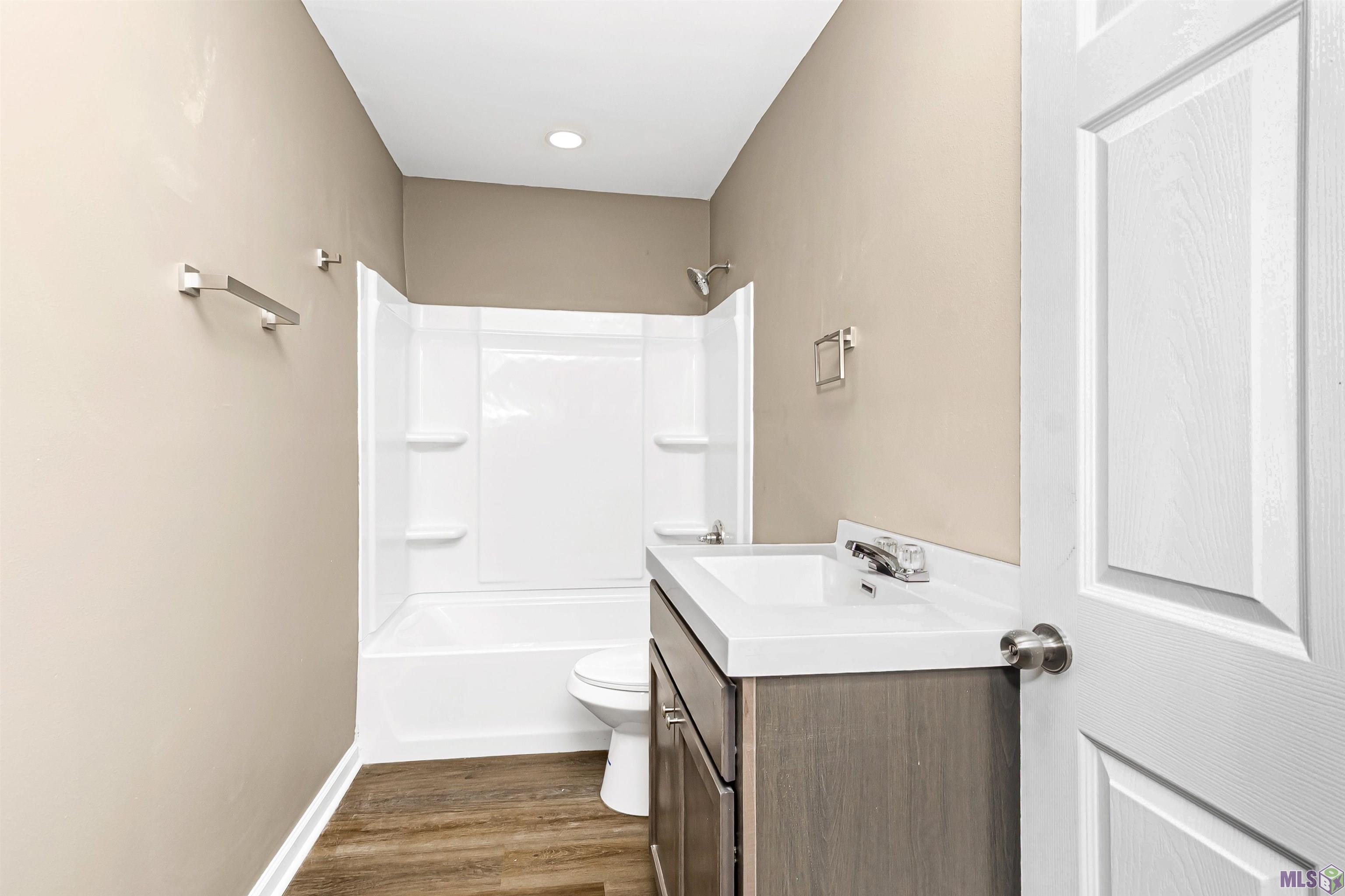 381 Mills Avenue Baton Rouge, LA 70807 - Photo 2 of 8