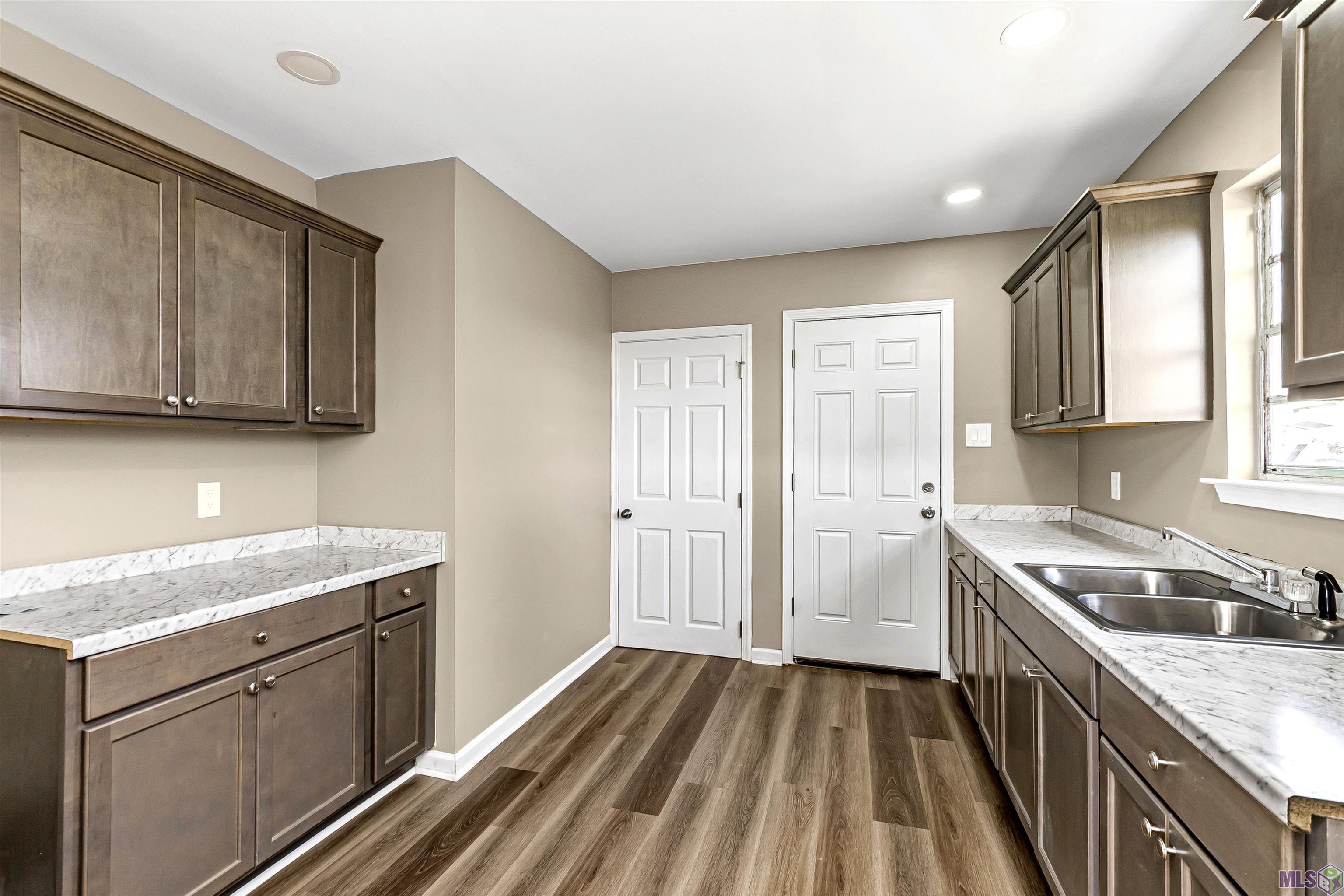 381 Mills Avenue Baton Rouge, LA 70807 - Photo 6 of 8