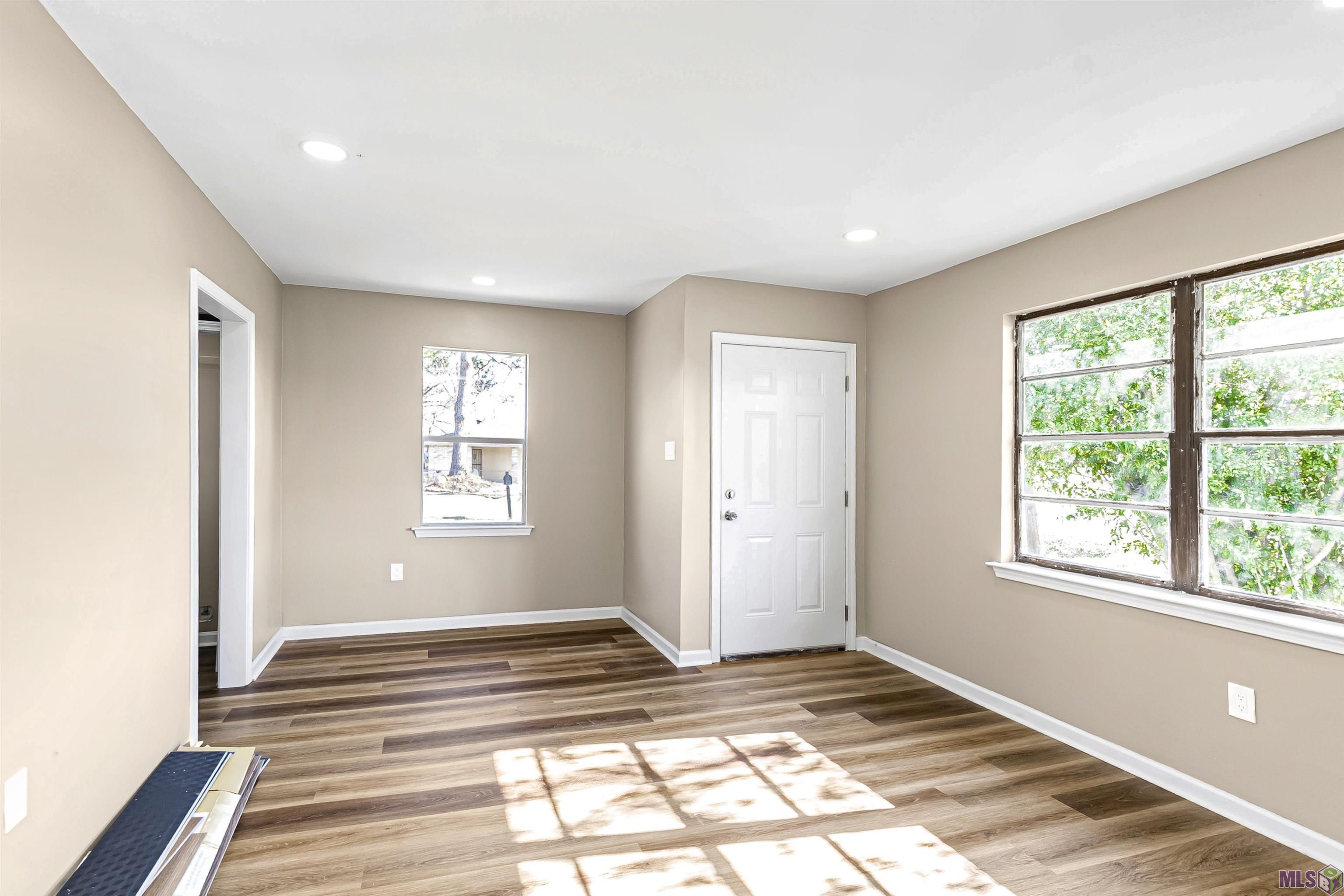 381 Mills Avenue Baton Rouge, LA 70807 - Photo 7 of 8