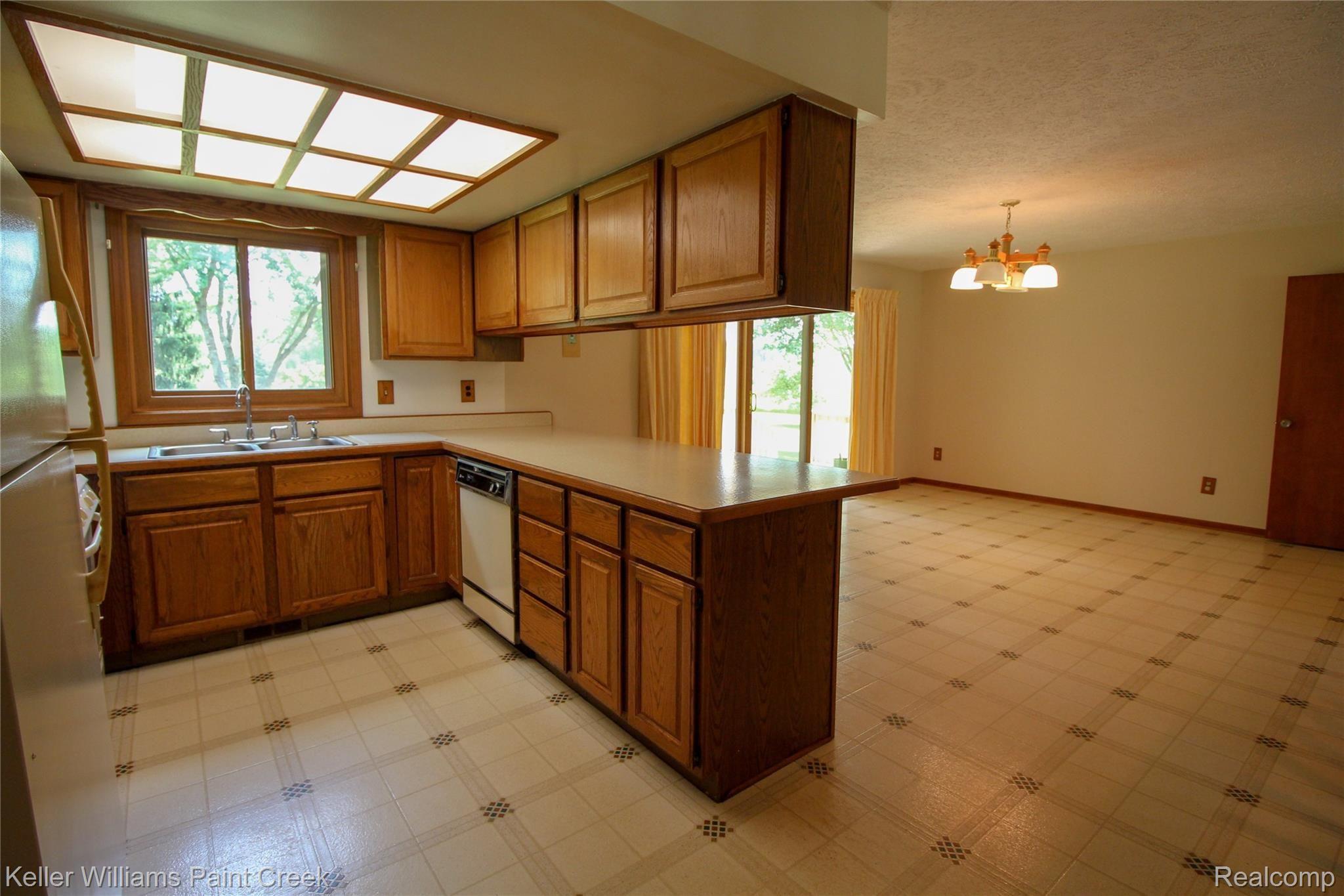 775 South Hurd Road Oxford, MI 48371 - Photo 6 of 30 775 S Hurd-15.jpg
