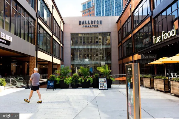$245,000 | 4501 Arlington Boulevard, Unit 707, Arlington, VA 22203