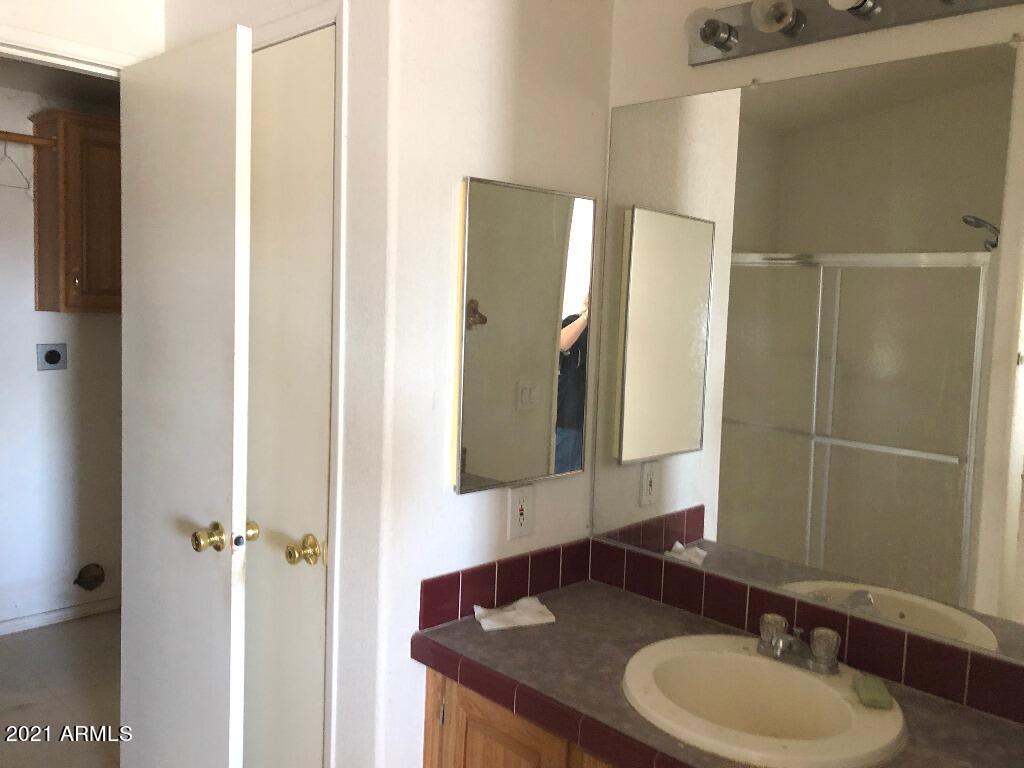 3626 West Coyote Crossing Road Douglas, AZ 85607 - Photo 24 of 28 Master Bathroom
