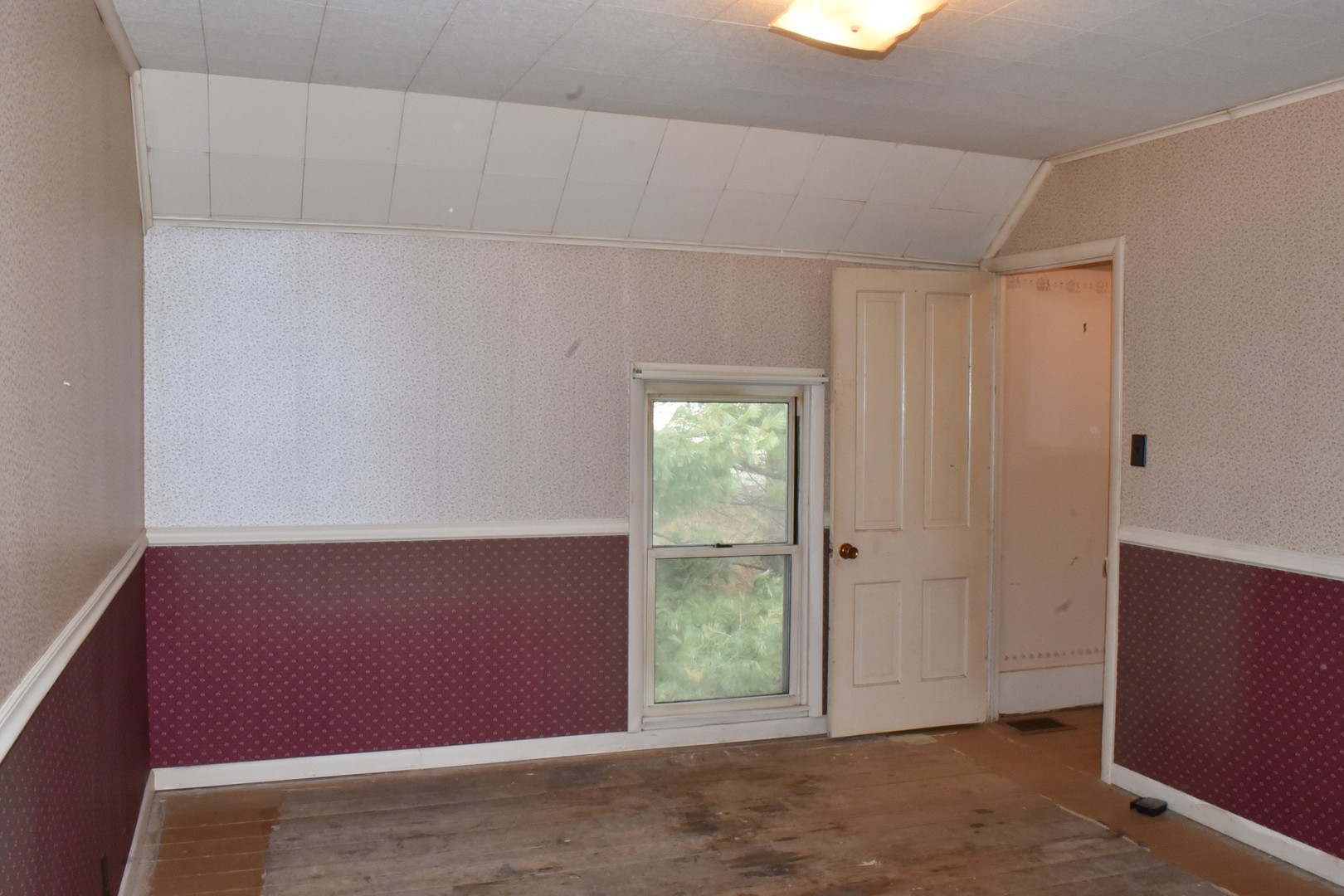 13801 Lister Road Morrison, IL 61270 - Photo 16 of 30 a view of an empty room