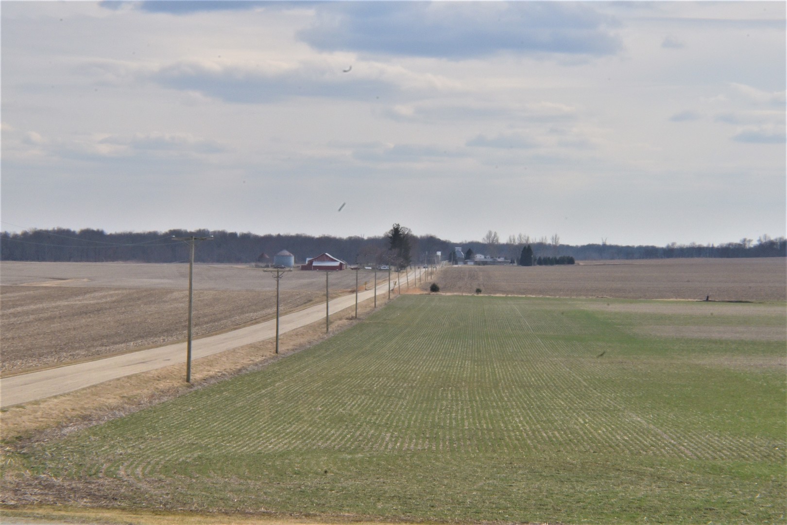 13801 Lister Road Morrison, IL 61270 - Photo 28 of 30 a view of a lake with houses in the background