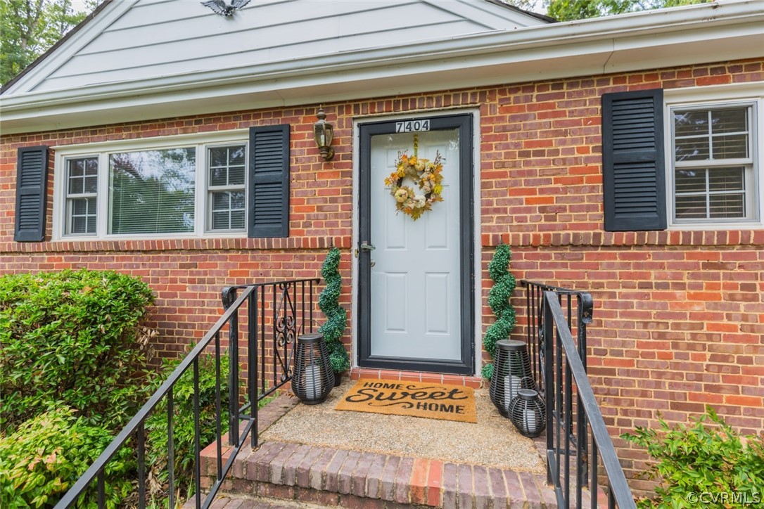 7404 Biscayne Road Henrico, VA 23294 - Photo 4 of 22 Please come in....