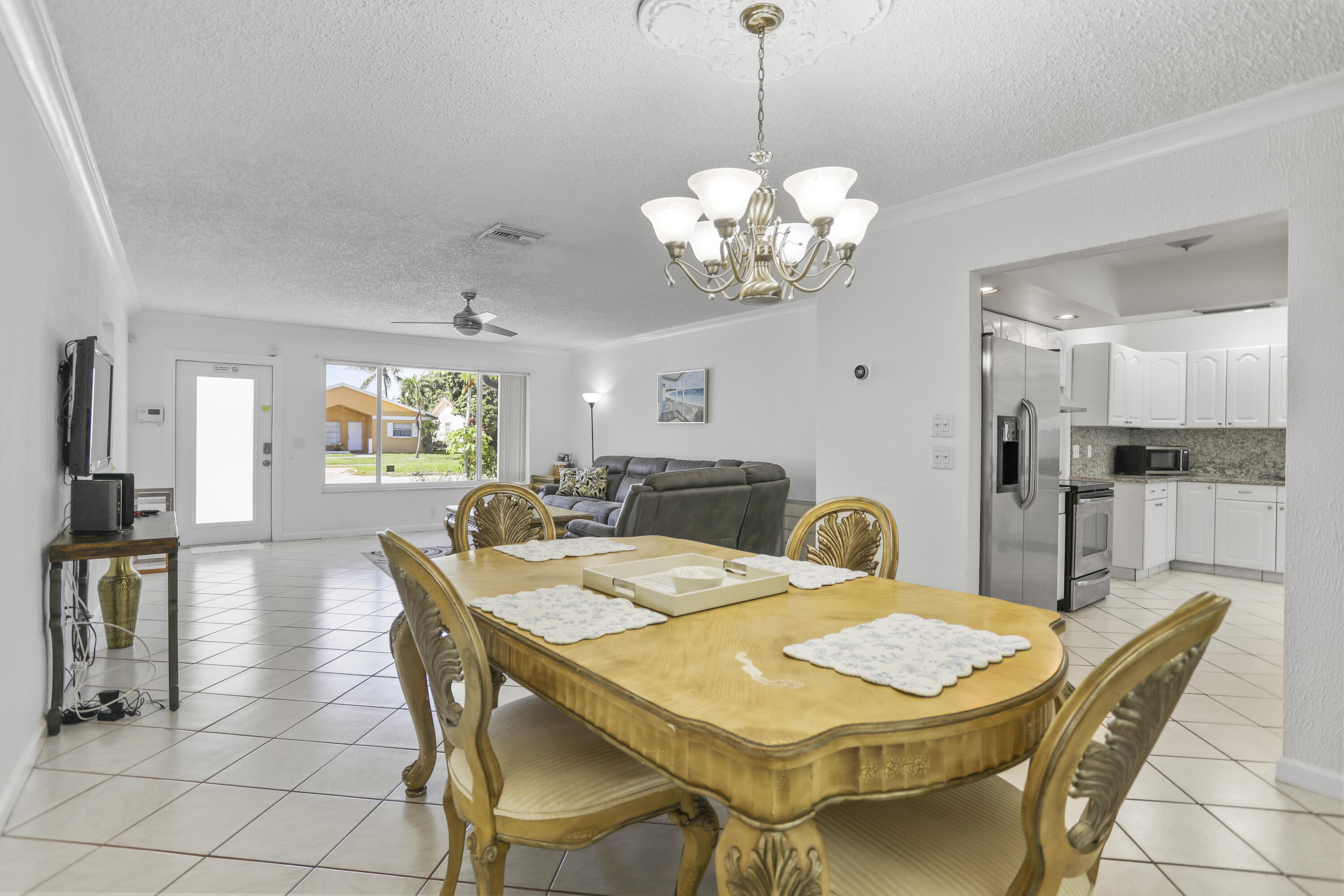 22682 Southwest 65th Avenue Boca Raton, FL 33428 - Photo 16 of 58 585A7425