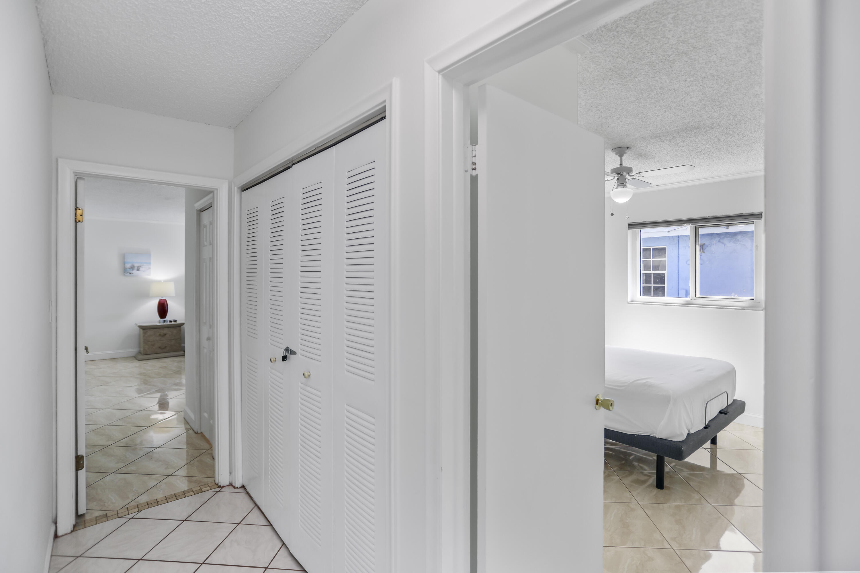 22682 Southwest 65th Avenue Boca Raton, FL 33428 - Photo 23 of 58 a en suite bathroom with a toilet