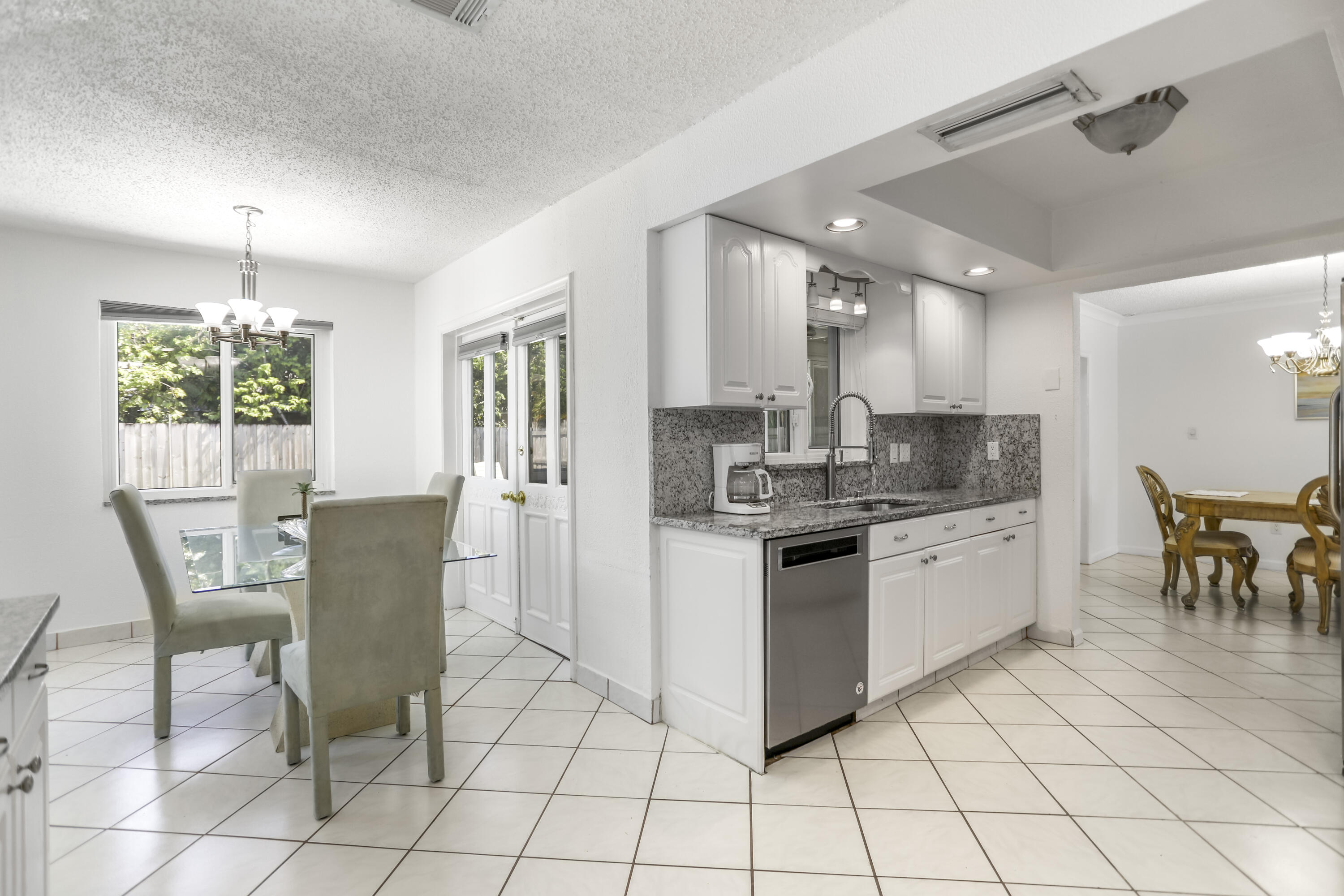 22682 Southwest 65th Avenue Boca Raton, FL 33428 - Photo 45 of 58 585A7467