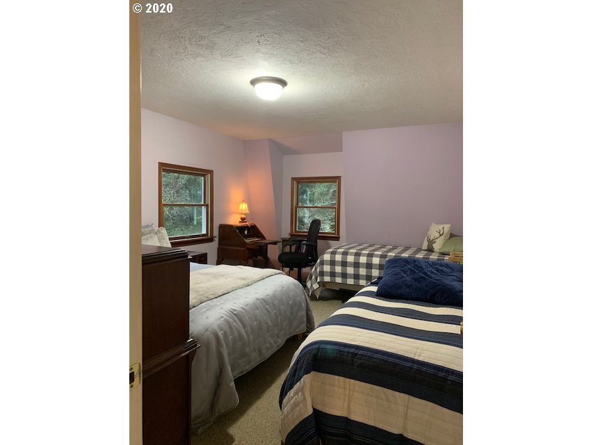 27705 Southeast Currin Road Estacada, OR 97023 - Photo 11 of 18 Gallery Image 11