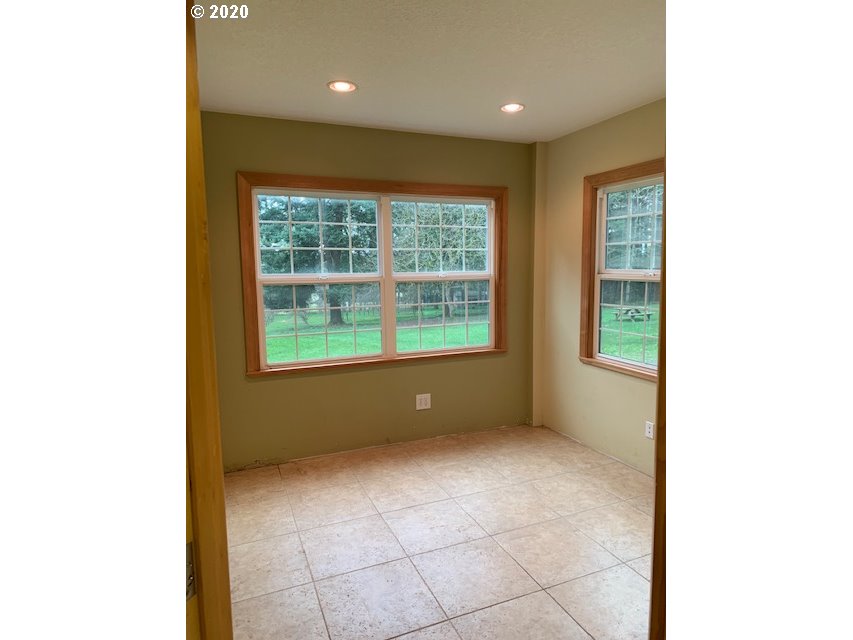 27705 Southeast Currin Road Estacada, OR 97023 - Photo 16 of 18 Gallery Image 16