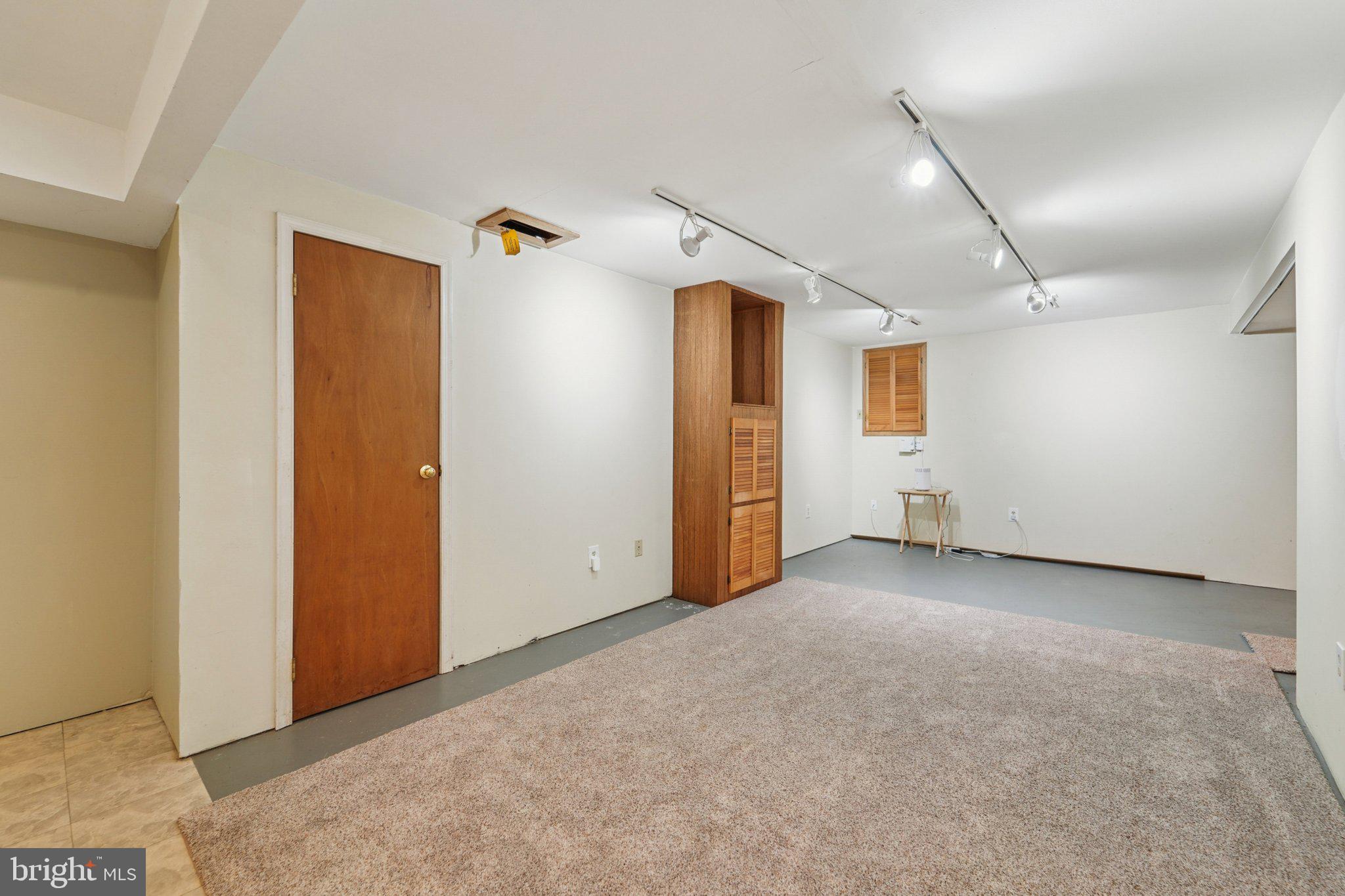 216 Bookham Lane Gaithersburg, MD 20877 - Photo 31 of 49 a view of empty room with windows