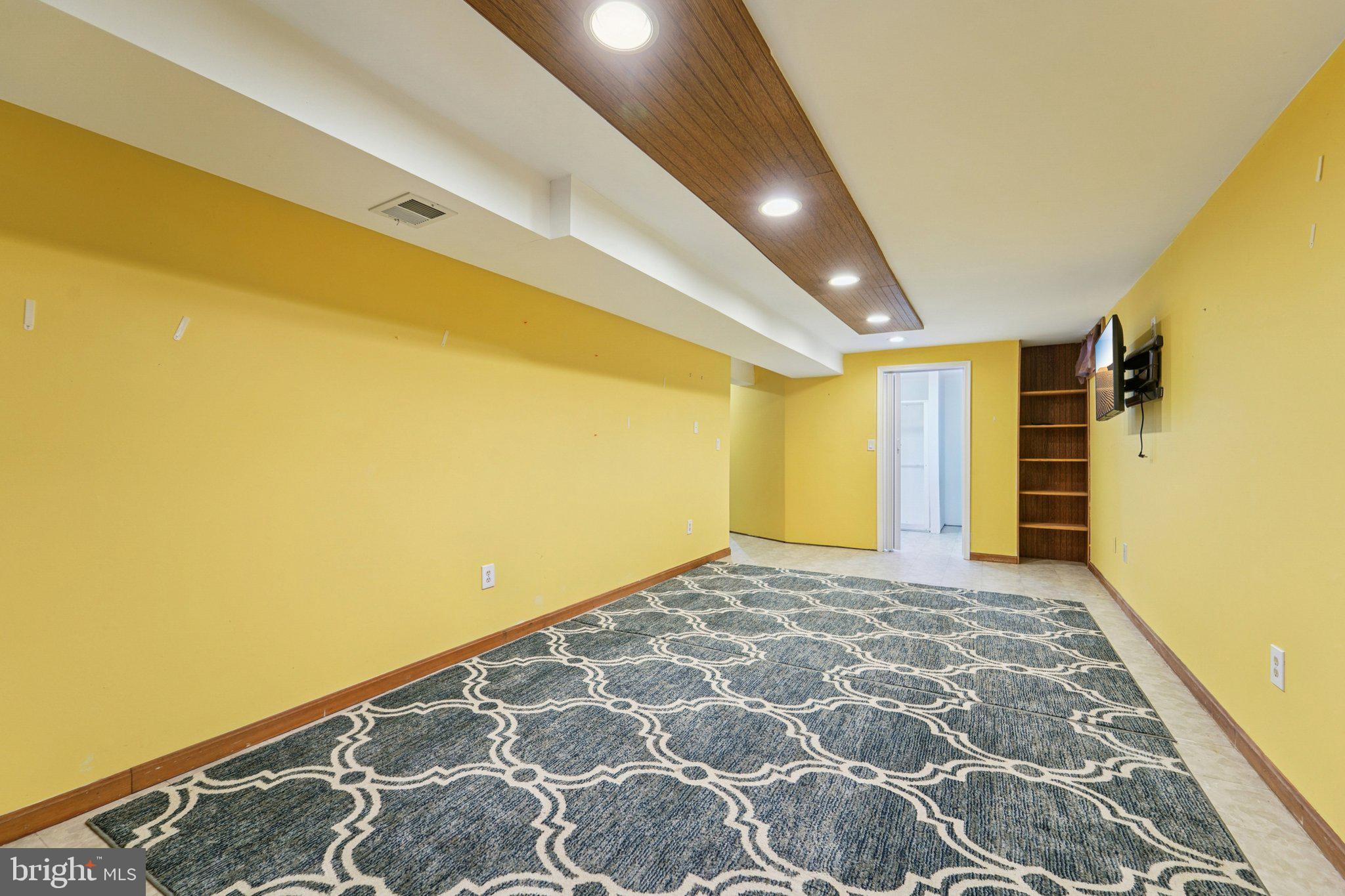 216 Bookham Lane Gaithersburg, MD 20877 - Photo 35 of 49 a view of an empty room
