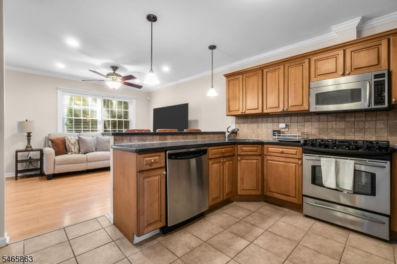 645 Ridgedale Avenue, Unit 4 East Hanover, NJ 07936 - Photo 8 of 36 Gallery Image 8