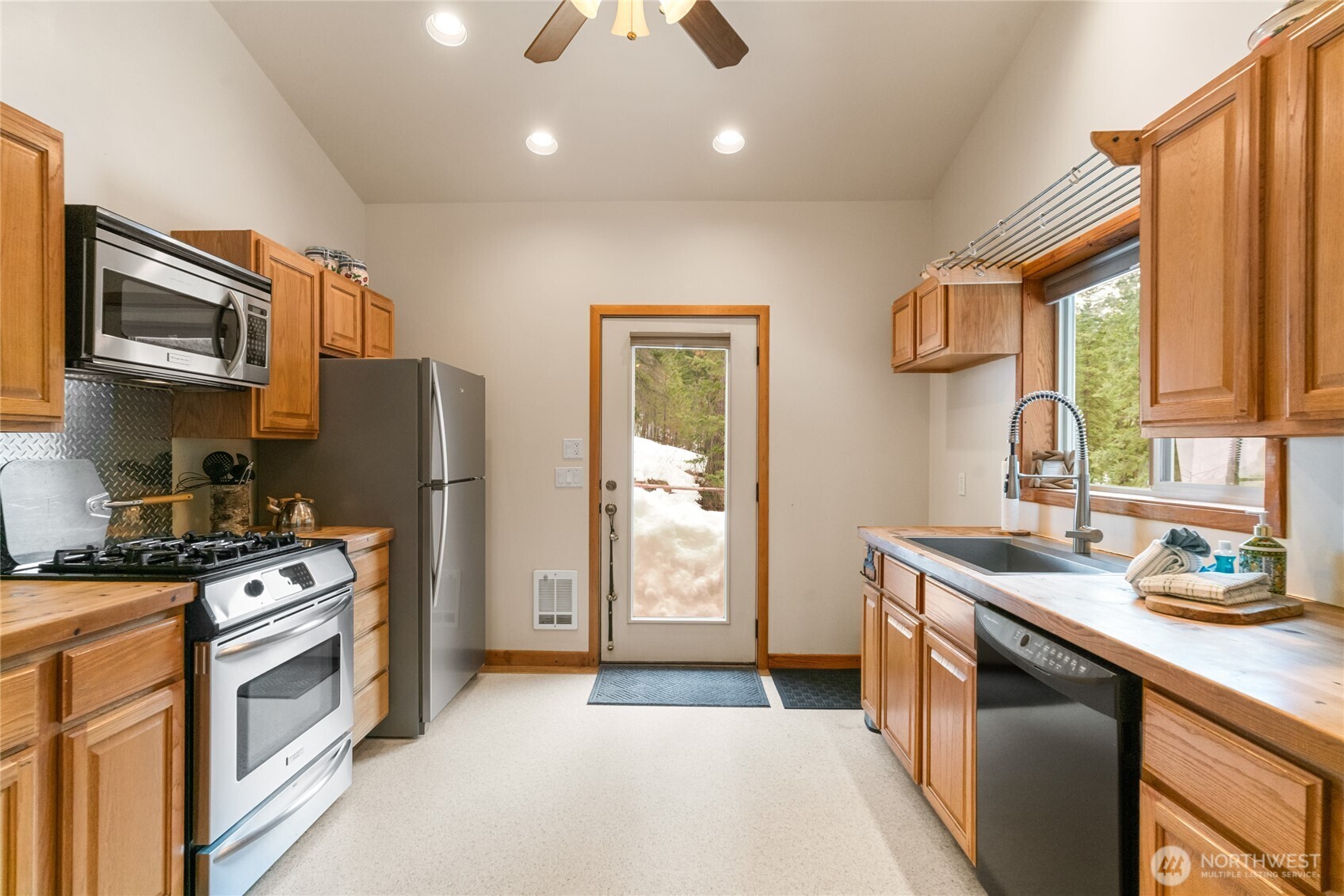 94 Weekend Lane Peshastin, WA 98847 - Photo 11 of 28 Gallery Image 11