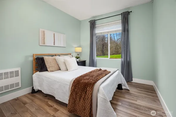 $649,995 | 566 241st Lane Southeast, Sammamish, WA 98074