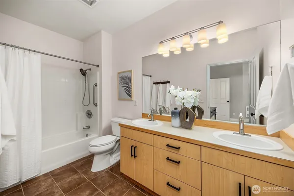 $649,995 | 566 241st Lane Southeast, Sammamish, WA 98074