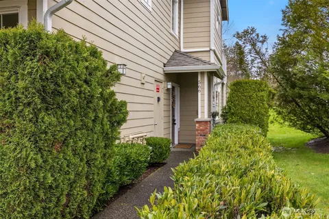 $649,995 | 566 241st Lane Southeast, Sammamish, WA 98074