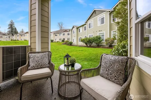 $649,995 | 566 241st Lane Southeast, Sammamish, WA 98074