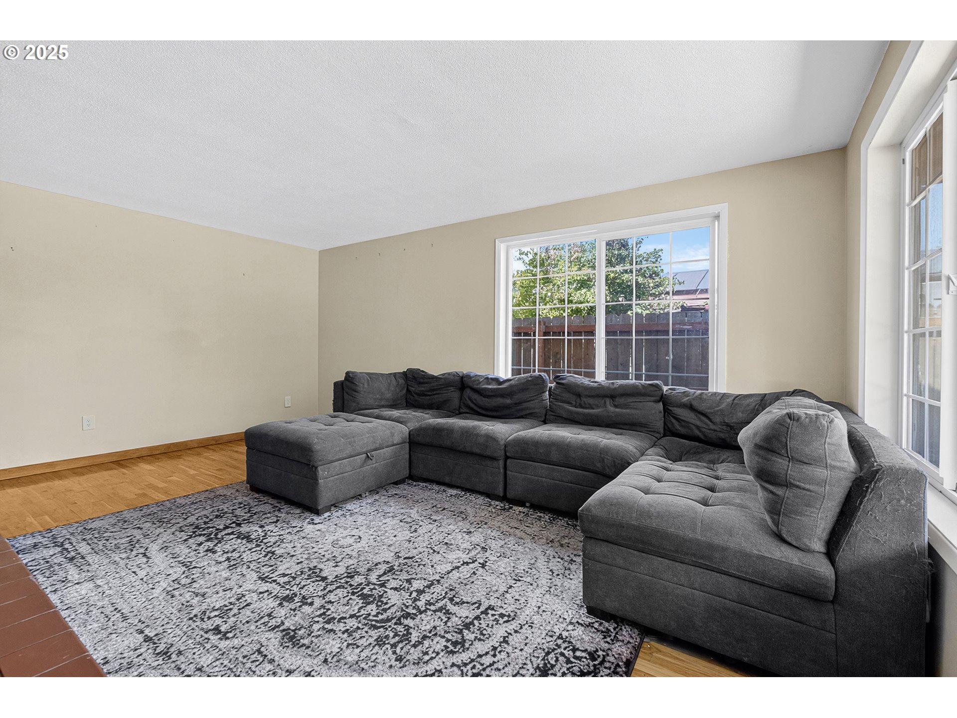 457 Archie Street Eugene, OR 97402 - Photo 18 of 48 a living room with furniture and a window