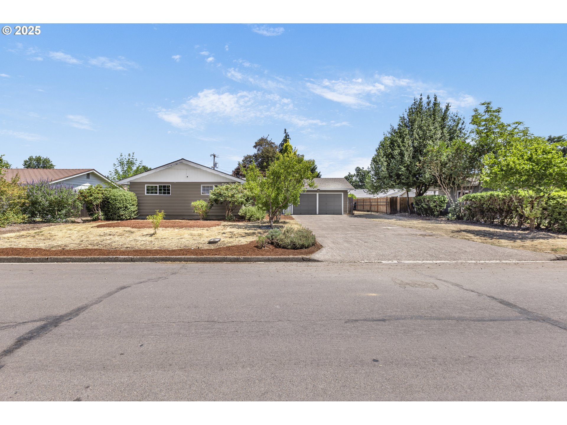 457 Archie Street Eugene, OR 97402 - Photo 2 of 48 a picture of a houses with a street