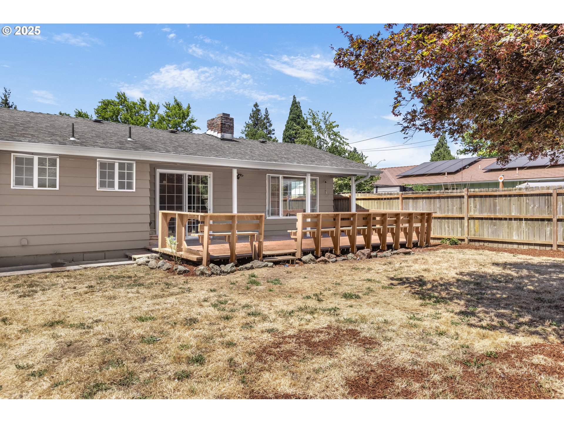 457 Archie Street Eugene, OR 97402 - Photo 36 of 48 front view of a house with a yard