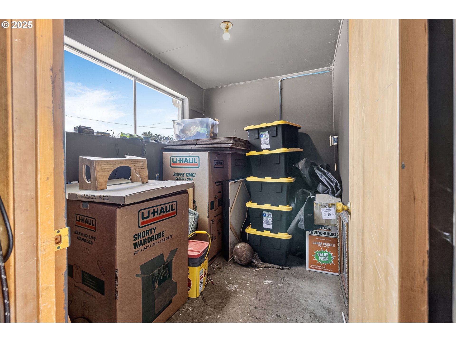 457 Archie Street Eugene, OR 97402 - Photo 45 of 48 a utility room with dryer and washer