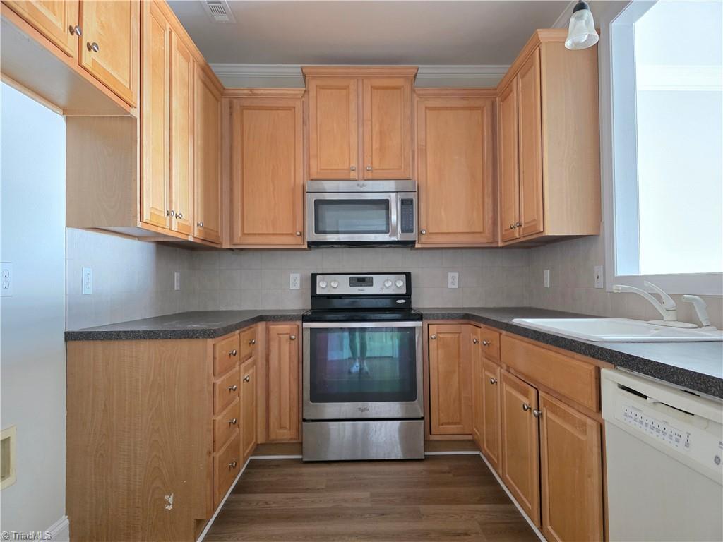 4293 Lumsden Lane High Point, NC 27265 - Photo 9 of 27