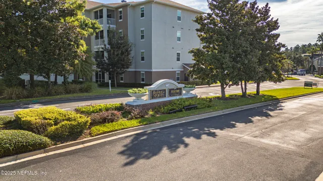 $188,500 | 575 Oakleaf Plantation Parkway, Unit 1004, Orange Park, FL 32065