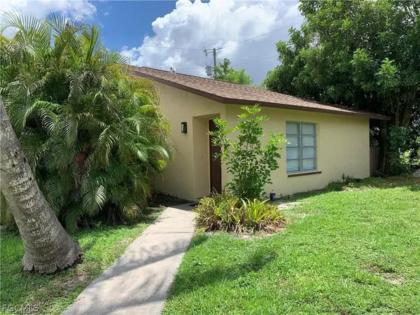 $1,600 | 718 Southeast 46th Lane, Unit 102, Cape Coral, FL 33904