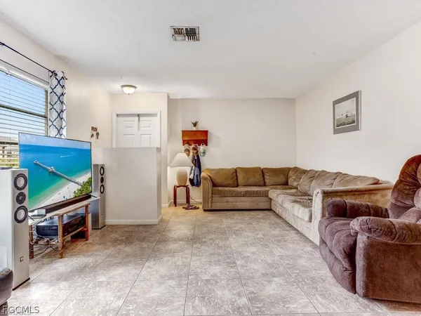 $1,600 | 718 Southeast 46th Lane, Unit 102, Cape Coral, FL 33904