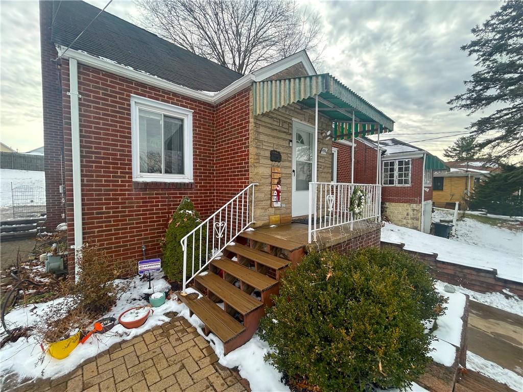 436 Ridge Avenue Springdale, PA 15144 - Photo 3 of 38