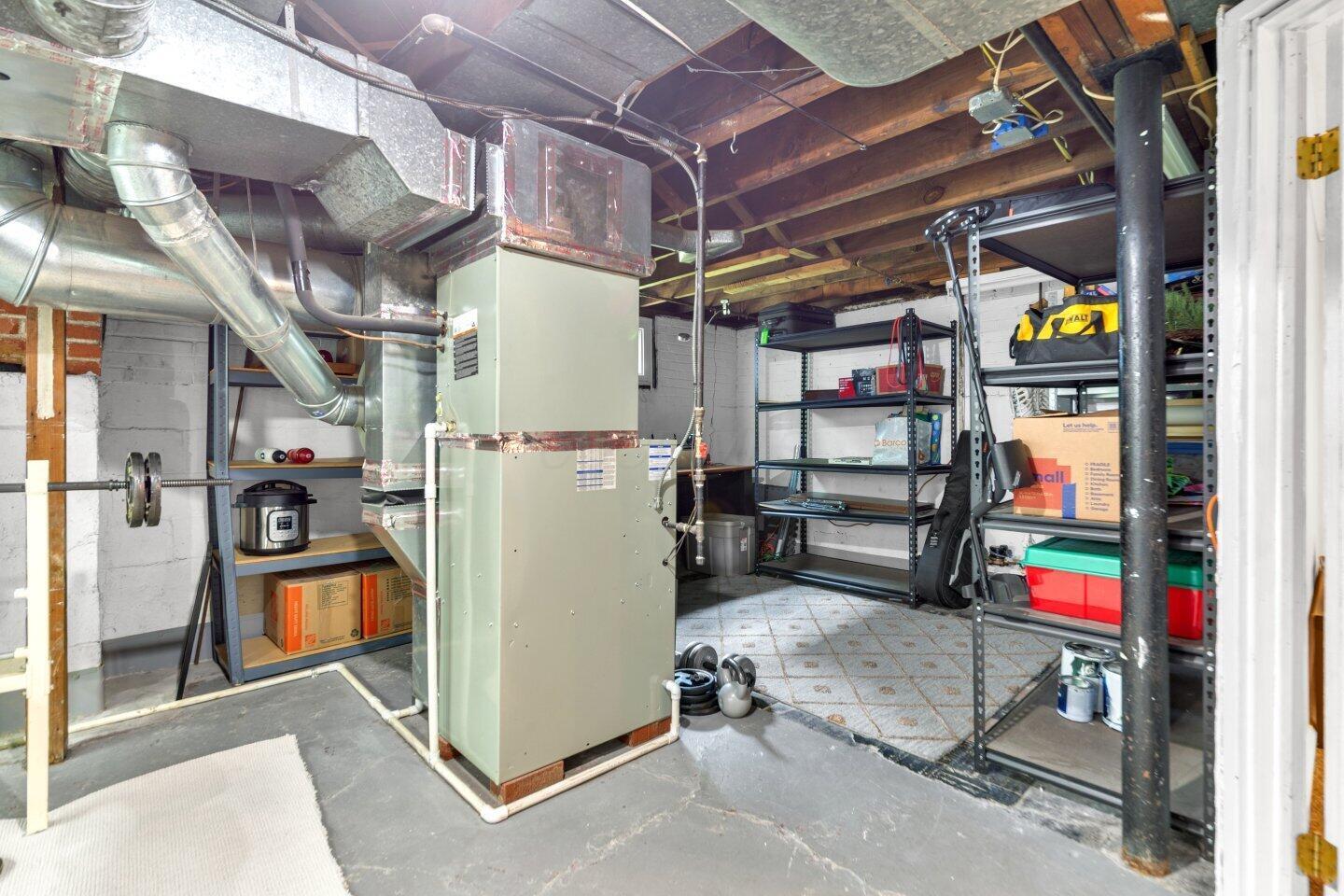 215 Piedmont Road Columbus, OH 43214 - Photo 49 of 66 061-215PiedmontRoad-Columbus-OH-43214-SM