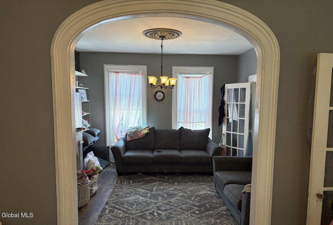 668 3rd Avenue Troy, NY 12182 - Photo 5 of 11 20250725222502585849000000-o