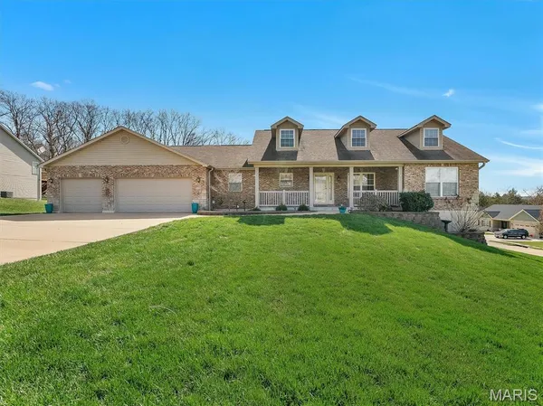 $474,900 | 3208 Echo Lake Drive, Byrnes Mill, MO 63025