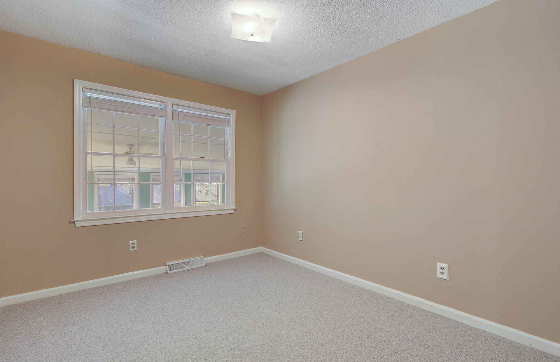 1630 Longview Road Mount Pleasant, SC 29464 - Photo 21 of 33 25
