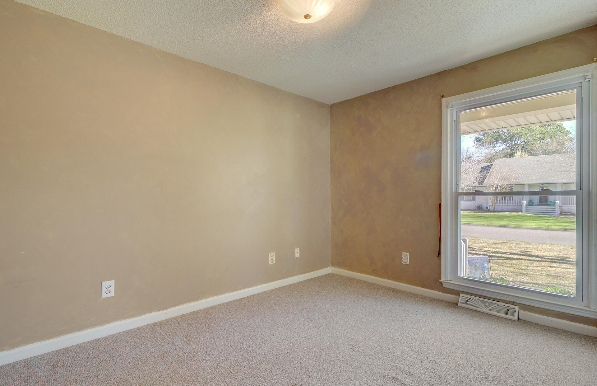 1630 Longview Road Mount Pleasant, SC 29464 - Photo 22 of 33 31