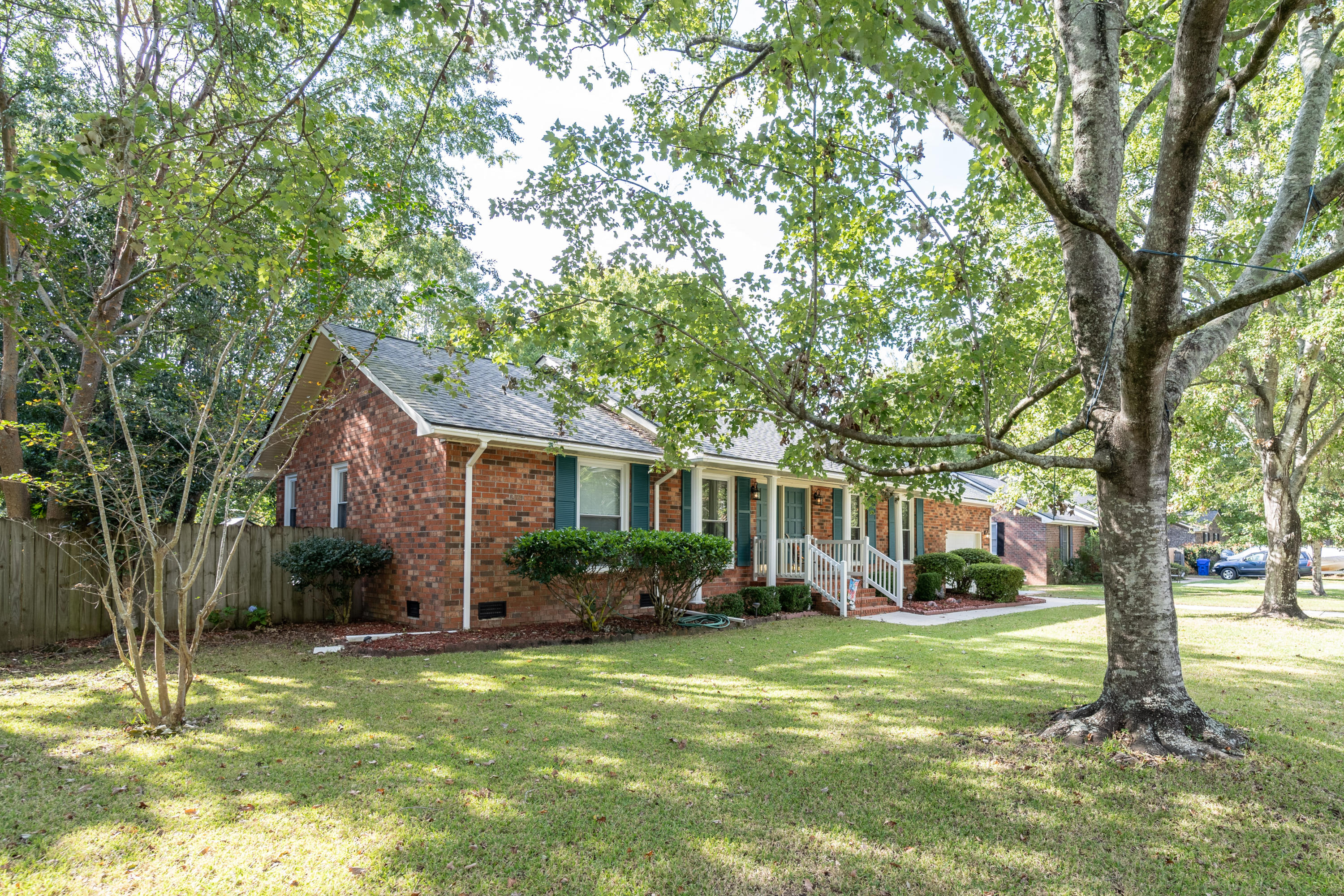 1630 Longview Road Mount Pleasant, SC 29464 - Photo 4 of 33 DSC09063-HDR