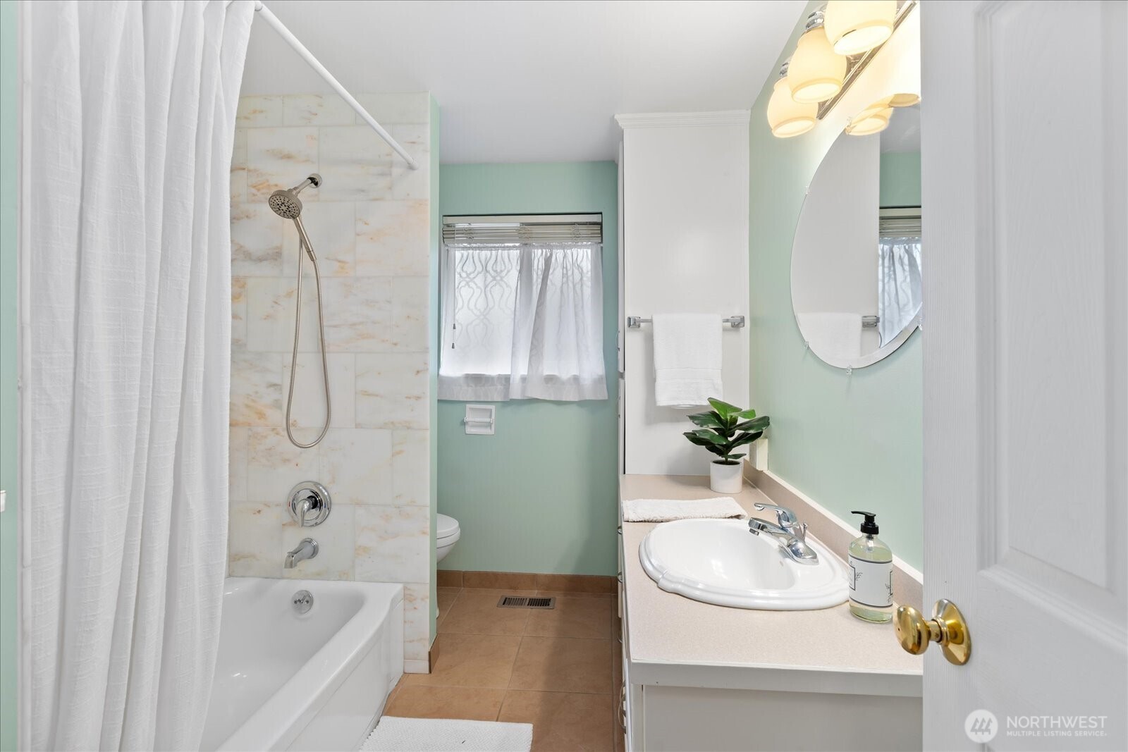 9109 221st Street Southwest Edmonds, WA 98026 - Photo 18 of 40