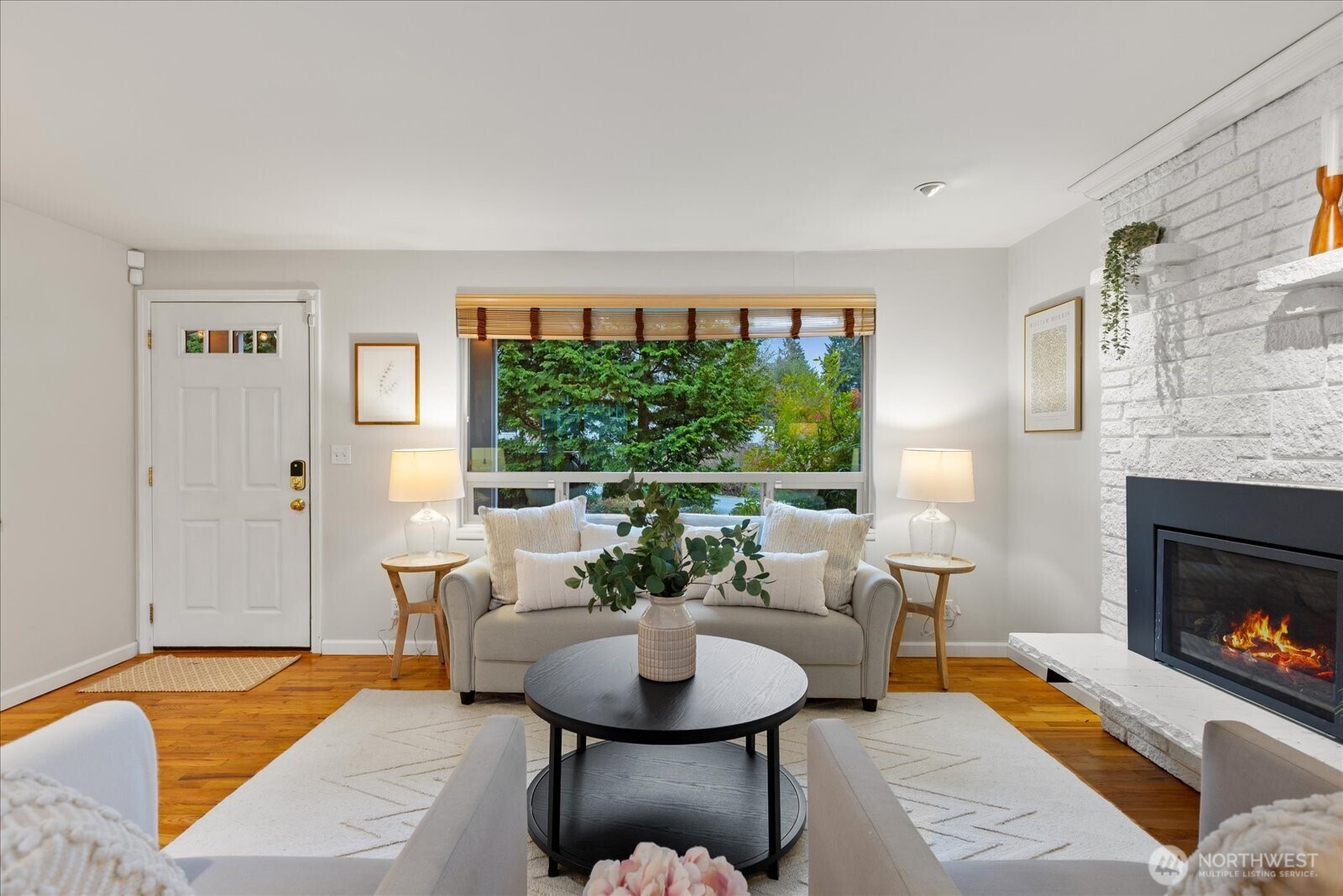 9109 221st Street Southwest Edmonds, WA 98026 - Photo 3 of 40