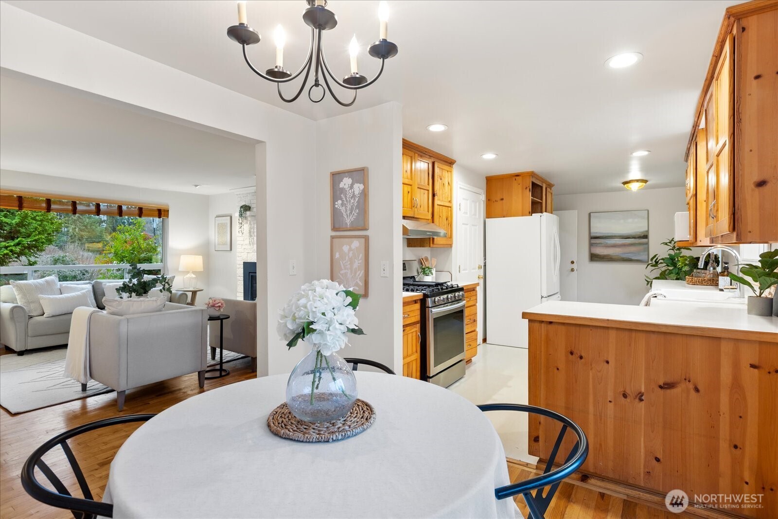 9109 221st Street Southwest Edmonds, WA 98026 - Photo 9 of 40