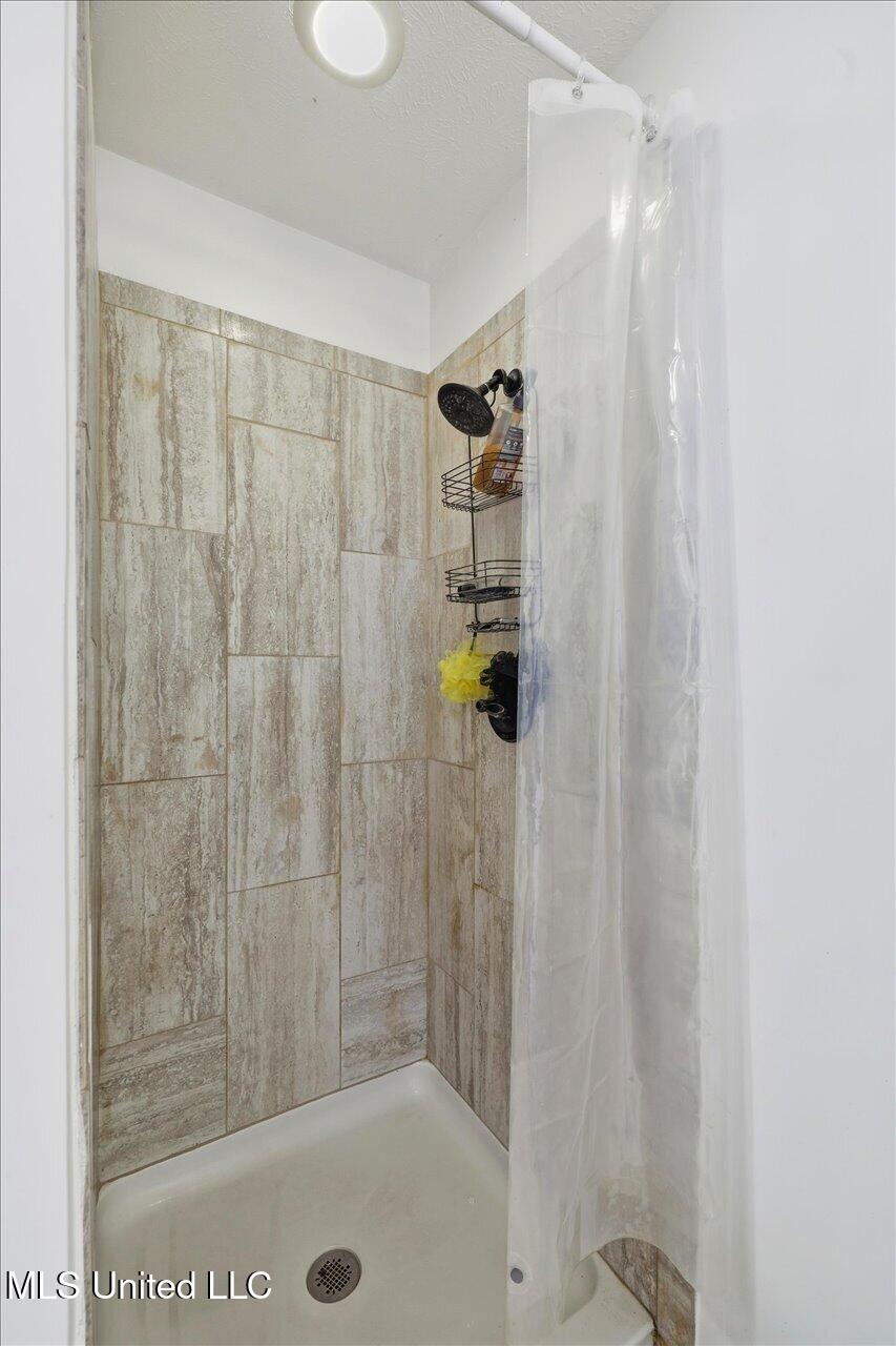 799 Highpoint Drive Byram, MS 39272 - Photo 19 of 28 22-799 Highpoint Dr _ Home Tours MS