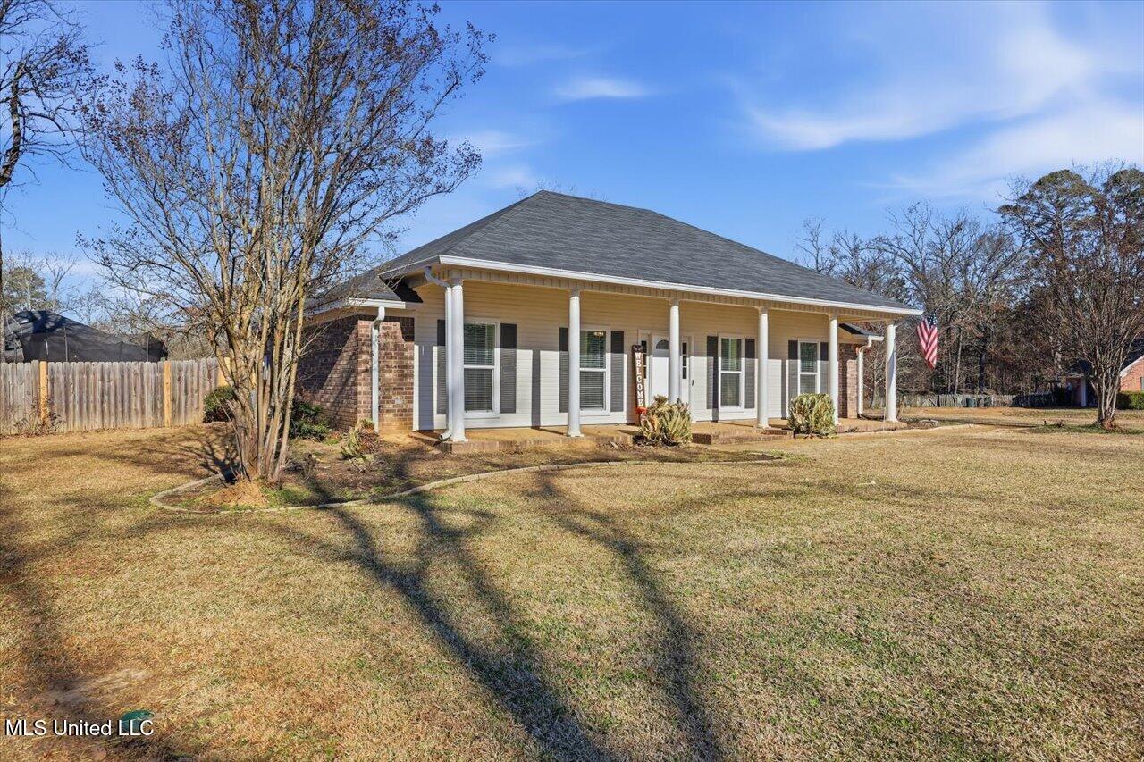 799 Highpoint Drive Byram, MS 39272 - Photo 6 of 28 02-799 Highpoint Dr _ Home Tours MS