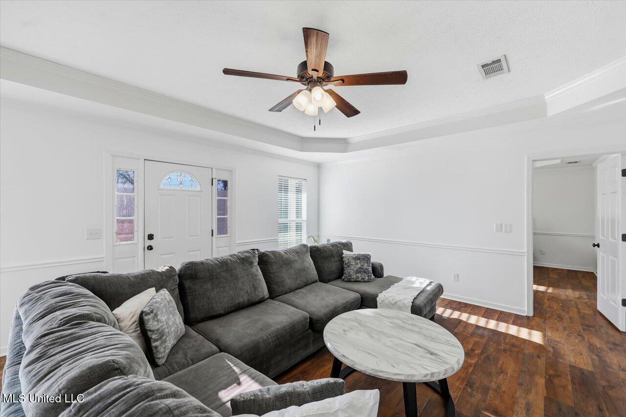 799 Highpoint Drive Byram, MS 39272 - Photo 10 of 28 10-799 Highpoint Dr _ Home Tours MS