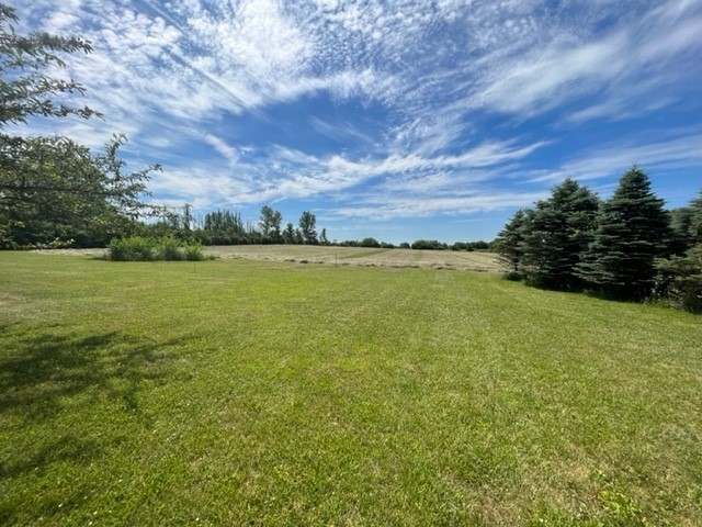 7525 West Pauling Road Monee, IL 60449 - Photo 4 of 7 a view of an ocean and beach