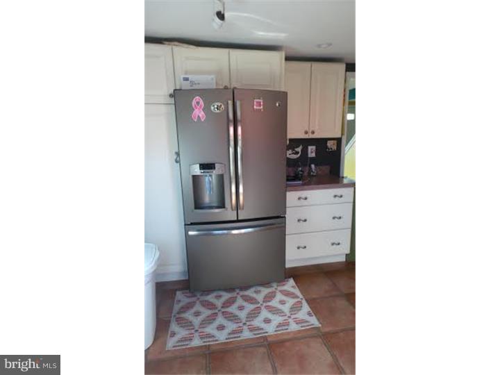 428 Rutledge Avenue Folsom, PA 19033 - Photo 11 of 25 Kitchen