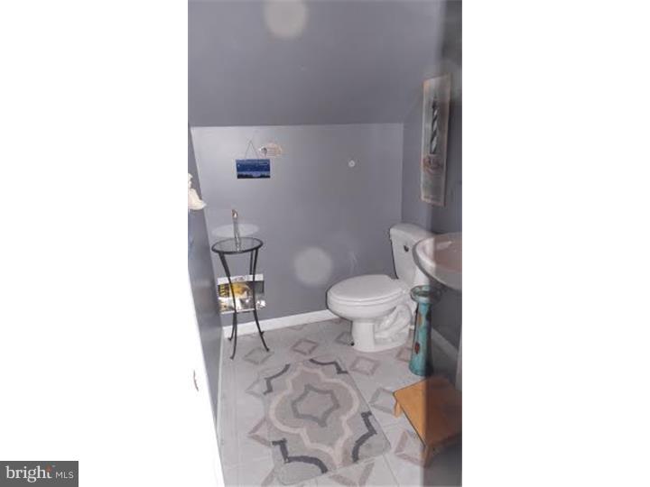 428 Rutledge Avenue Folsom, PA 19033 - Photo 17 of 25 Bathroom