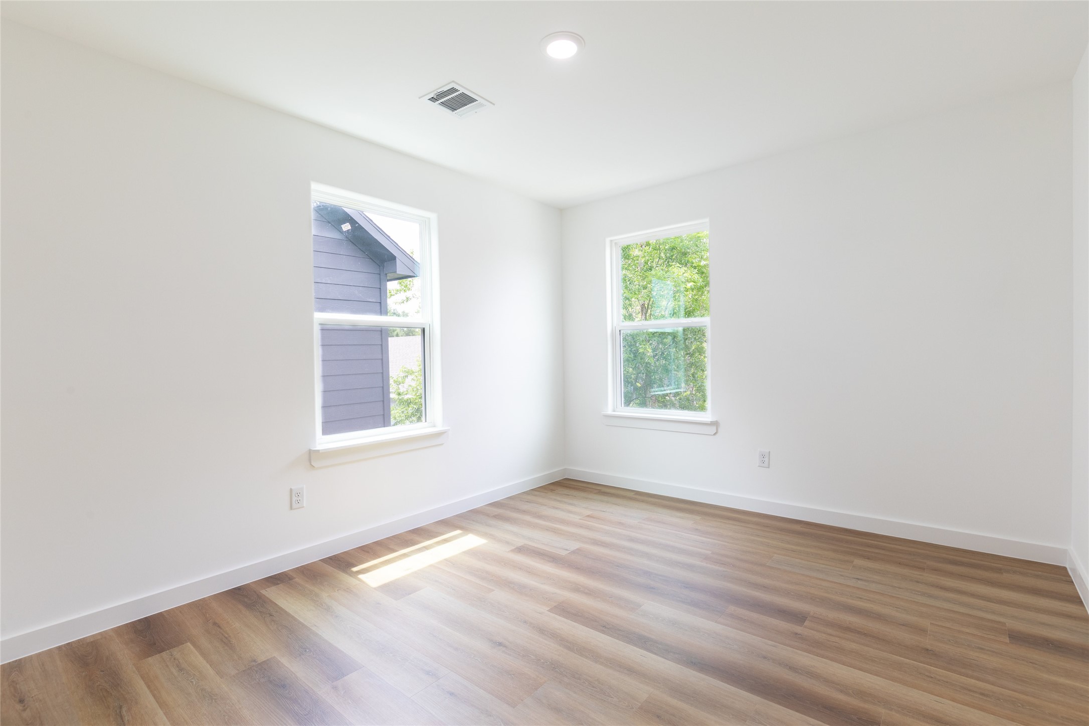 8210 Sparta Street, Unit B Houston, TX 77028 - Photo 11 of 17 Bedroom #3