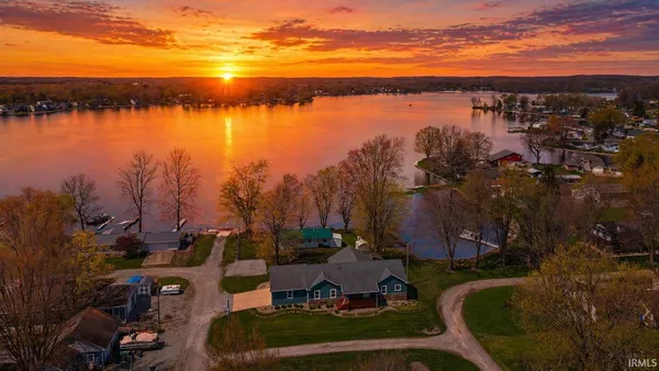 $595,000 | 140 Ln 160C Big Turkey Lake, Hudson, IN 46747