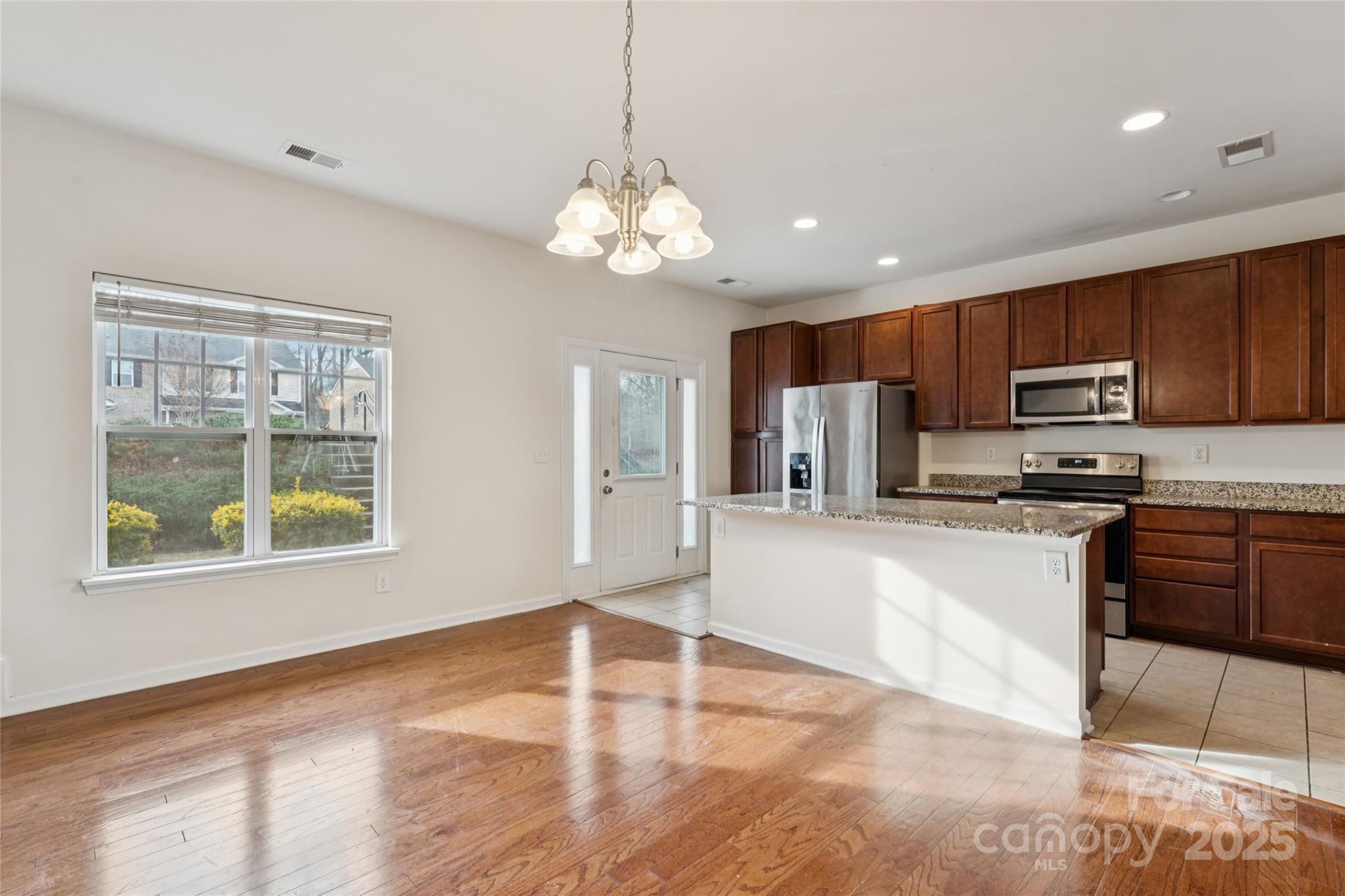 10439 Benfield Road Charlotte, NC 28269 - Photo 15 of 32