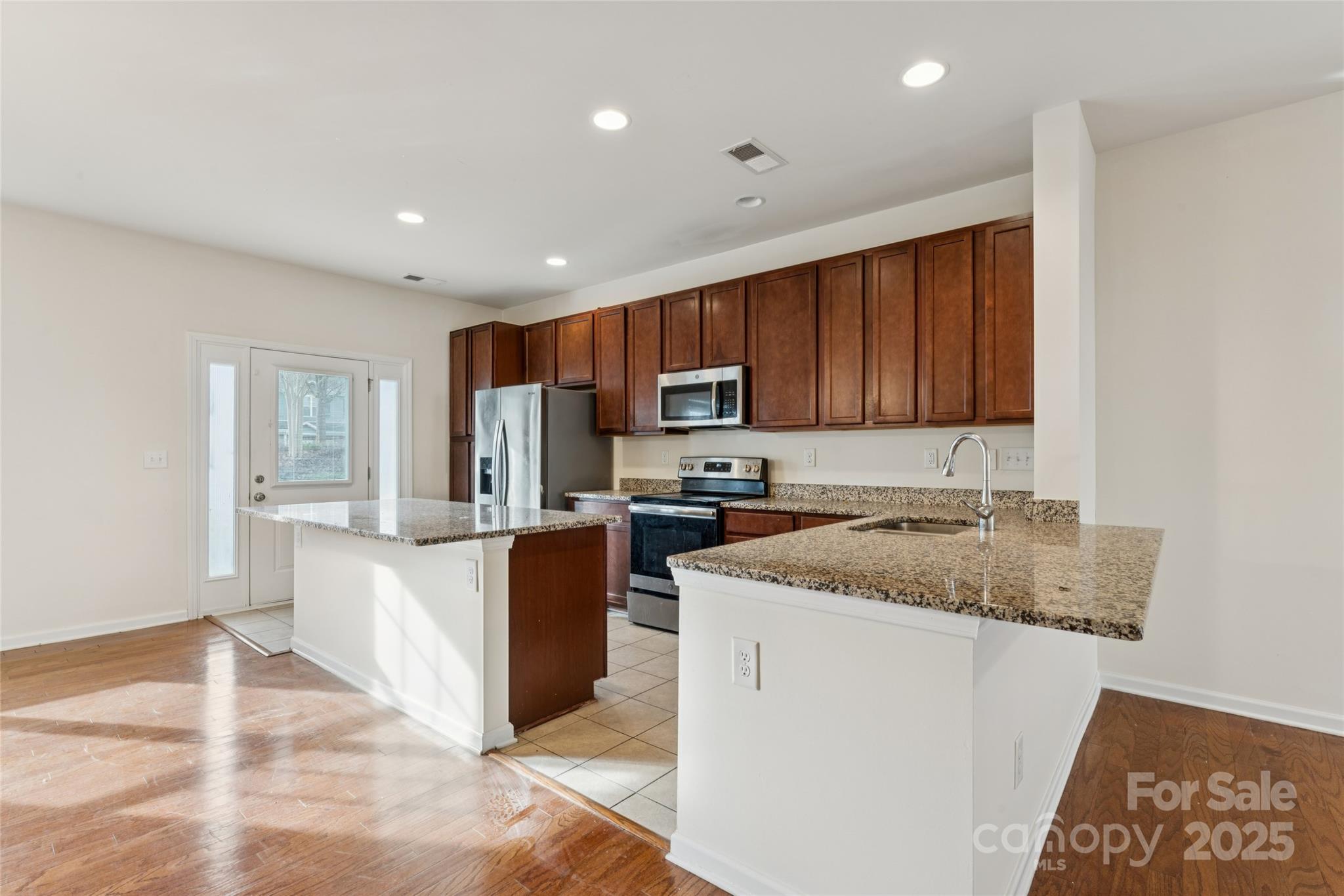 10439 Benfield Road Charlotte, NC 28269 - Photo 9 of 32